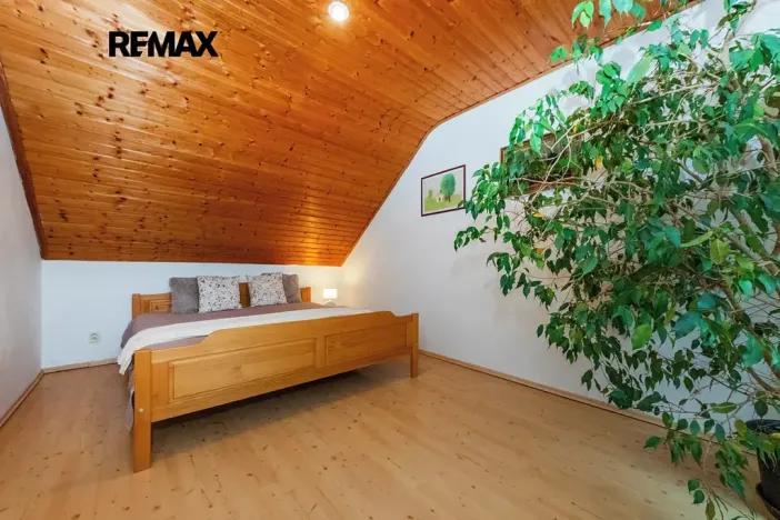 Prodej rodinného domu, Praha - Lipence, V roklích, 160 m2
