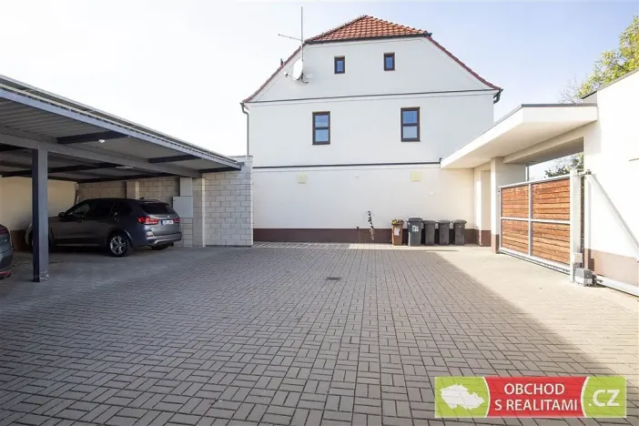 Pronájem rodinného domu, Dubany, 165 m2