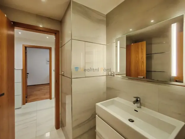 Pronájem bytu 1+kk, Praha - Smíchov, U Nikolajky, 39 m2