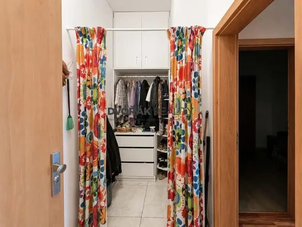 Pronájem bytu 1+kk, Karlík, K Třešňovce, 40 m2
