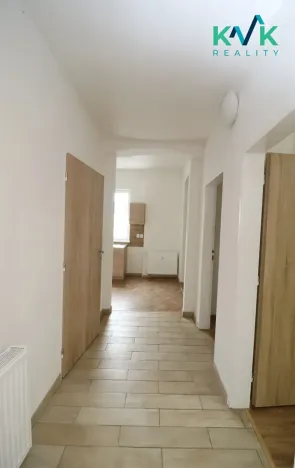 Pronájem bytu 3+1, Karlovy Vary, Šmeralova, 85 m2