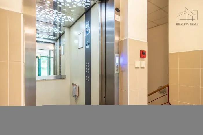 Pronájem bytu 3+1, Praha - Hlubočepy, Högerova, 100 m2