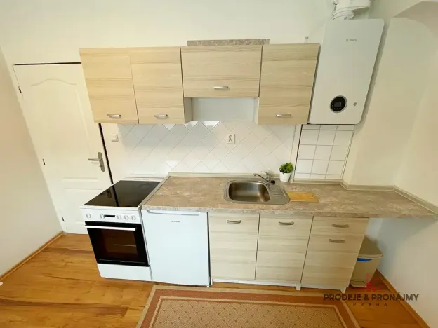 Pronájem bytu 1+1, Praha - Libeň, Za vodárnou, 30 m2