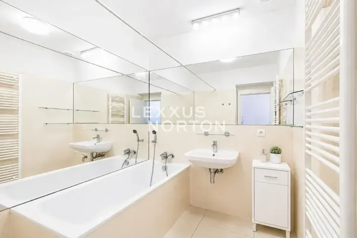 Pronájem bytu 2+kk, Praha - Žižkov, Žižkovo náměstí, 61 m2