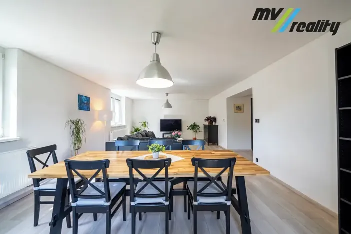 Prodej rodinného domu, Radim, 258 m2