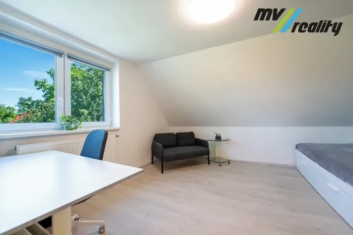 Prodej rodinného domu, Radim, 258 m2