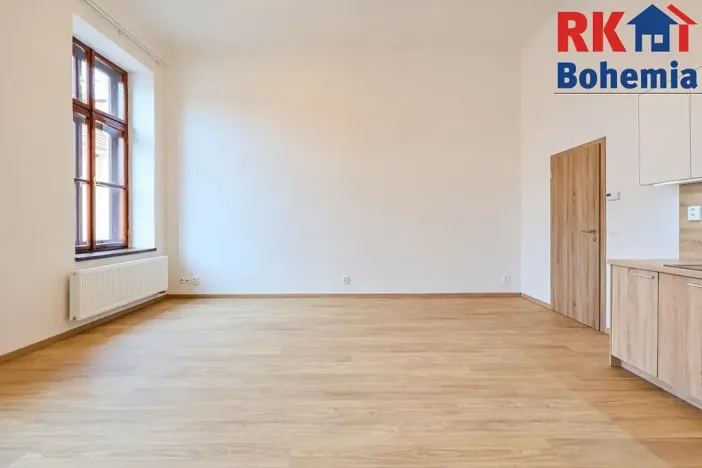 Pronájem bytu 1+kk, Český Brod, nám. Arnošta z Pardubic, 38 m2