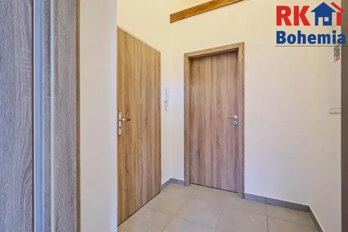 Pronájem bytu 1+kk, Český Brod, nám. Arnošta z Pardubic, 38 m2