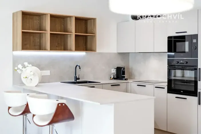 Prodej bytu 2+kk, Praha - Smíchov, Grafická, 70 m2