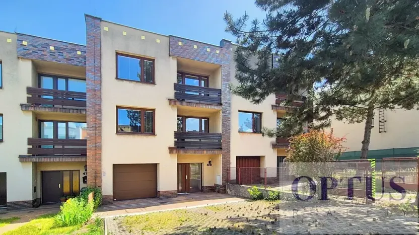 Pronájem rodinného domu, Praha - Háje, K jezeru, 306 m2