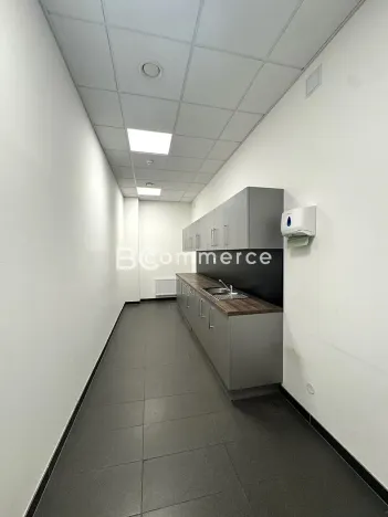 Pronájem kanceláře, Brno, Letiště Brno-Tuřany, 600 m2