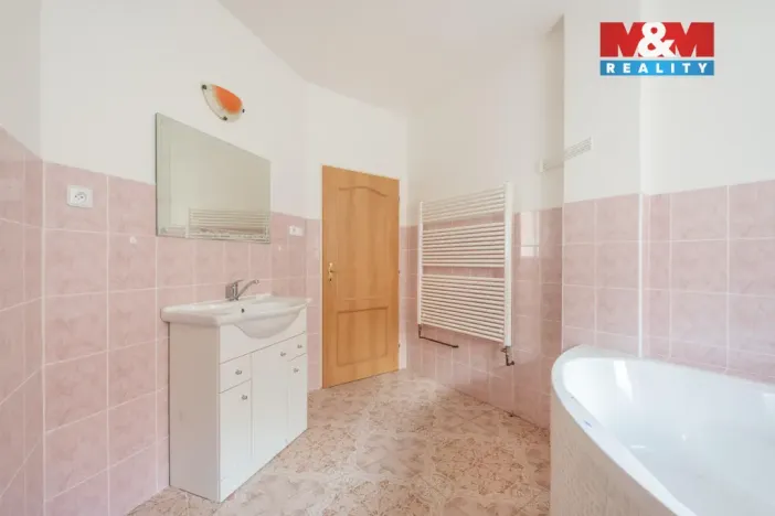 Prodej rodinného domu, Krakovec, 200 m2