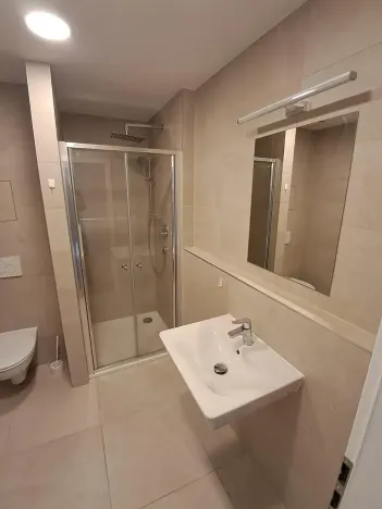 Prodej bytu 1+kk, Praha - Černý Most, Dobrovolného, 36 m2