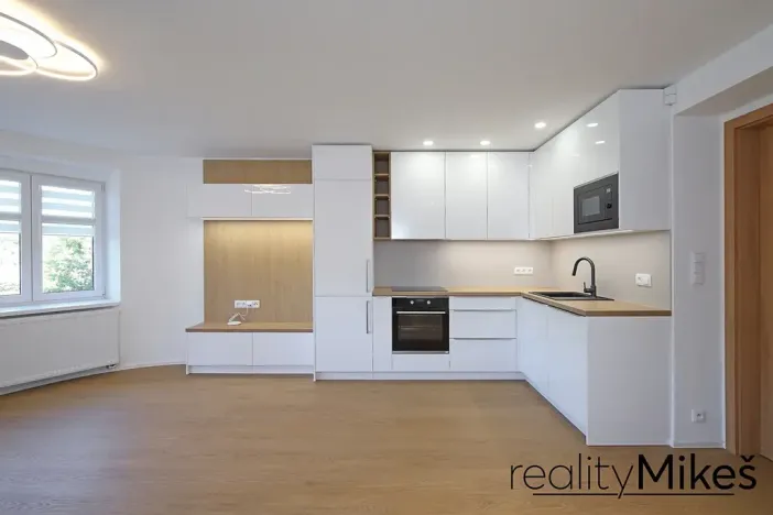 Pronájem bytu 2+kk, Liberec, Šafaříkova, 57 m2