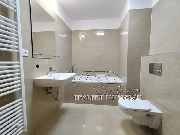 Pronájem bytu 2+kk, České Budějovice, Na Zlaté stoce, 46 m2