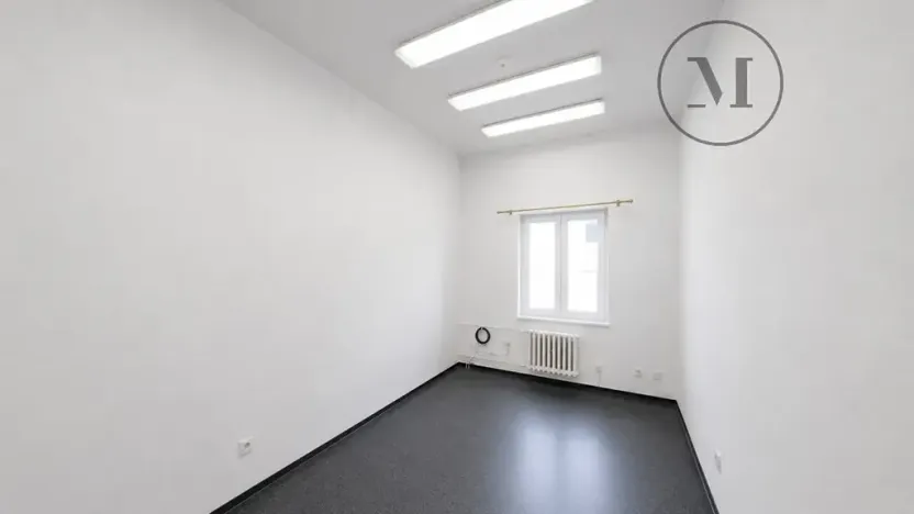Pronájem obchodního prostoru, České Budějovice, Chelčického, 12 m2