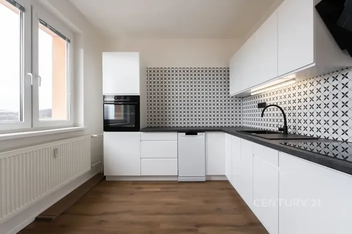 Pronájem bytu 2+1, Chomutov, Kamenný vrch, 58 m2