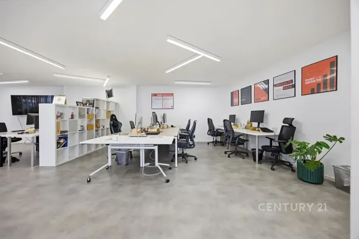Pronájem kanceláře, Praha - Smíchov, Na Zatlance, 232 m2