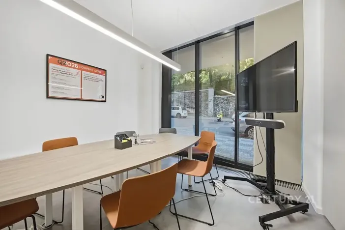 Pronájem kanceláře, Praha - Smíchov, Na Zatlance, 232 m2