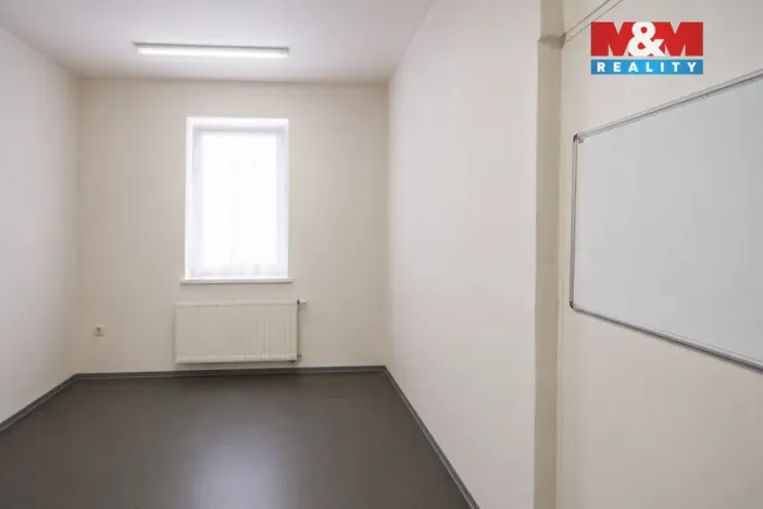 Pronájem obchodního prostoru, Pardubice - Zelené Předměstí, 17. listopadu, 82 m2