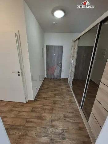 Pronájem bytu 2+kk, Velký Osek, U hřiště, 66 m2