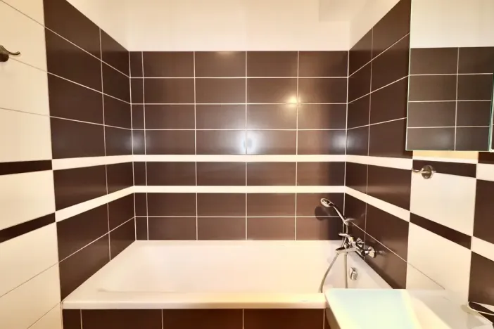 Pronájem bytu 2+kk, Praha - Nusle, Kloboučnická, 50 m2