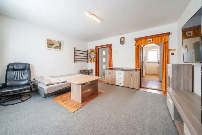 Prodej bytu 3+1, Tmaň, Sídliště, 55 m2
