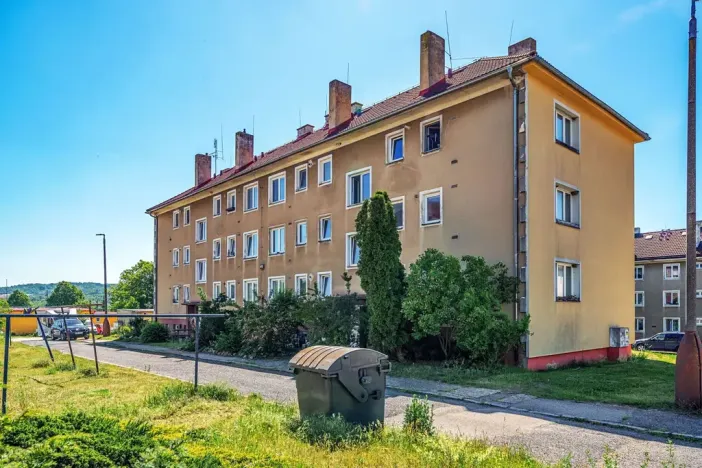 Prodej bytu 3+1, Tmaň, Sídliště, 55 m2