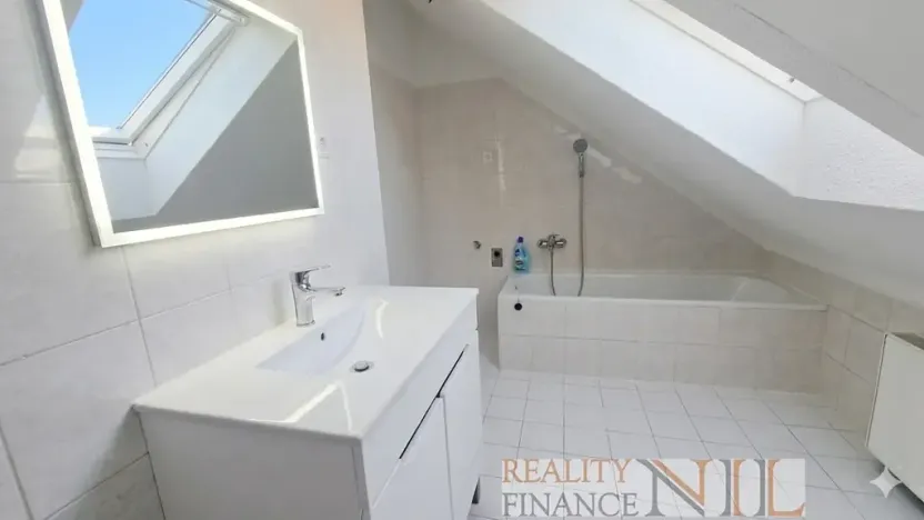 Pronájem bytu 2+kk, Tlučná, V Rybníčkách, 52 m2