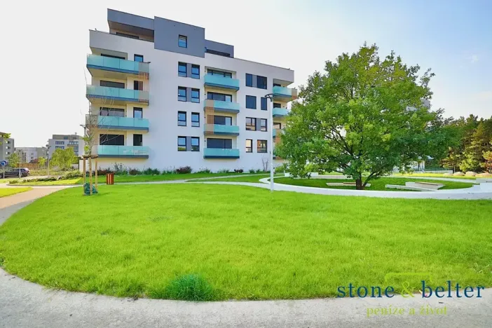 Pronájem bytu 1+kk, Praha - Malešice, Azzoniho, 36 m2