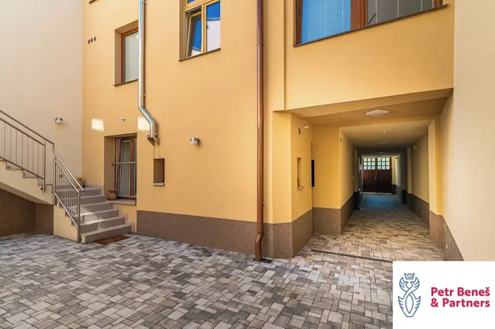 Pronájem bytu 2+kk, Rakovník, Husovo náměstí, 46 m2