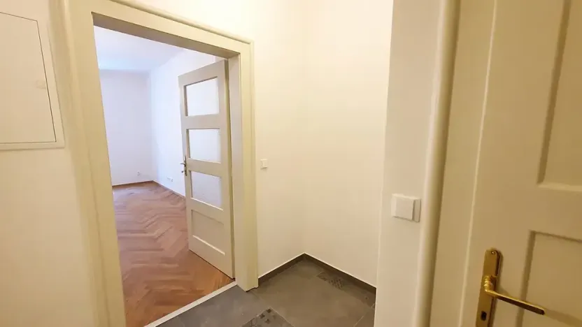Pronájem bytu 1+kk, Praha - Vinohrady, Slezská, 26 m2