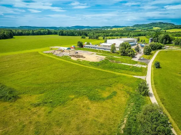Prodej komerčního pozemku, Omlenice, 2175 m2