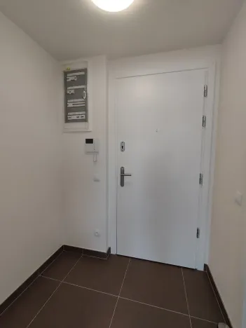 Pronájem bytu 1+kk, Praha - Dolní Chabry, Ústecká, 34 m2