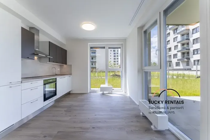 Pronájem bytu 2+kk, Praha - Vysočany, Pod Harfou, 38 m2