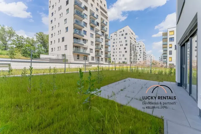 Pronájem bytu 2+kk, Praha - Vysočany, Pod Harfou, 44 m2