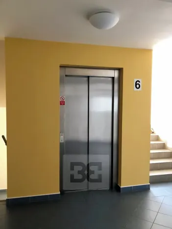 Pronájem bytu 1+kk, Praha - Holešovice, U měšťanského pivovaru, 41 m2