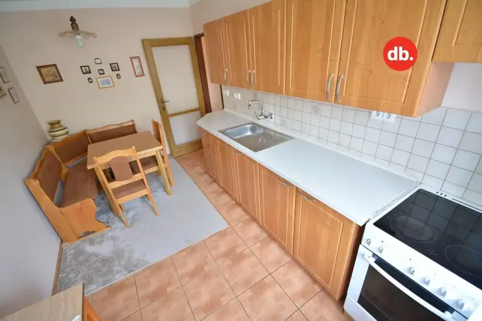 Prodej bytu 2+1, Ostrov, Luční, 64 m2