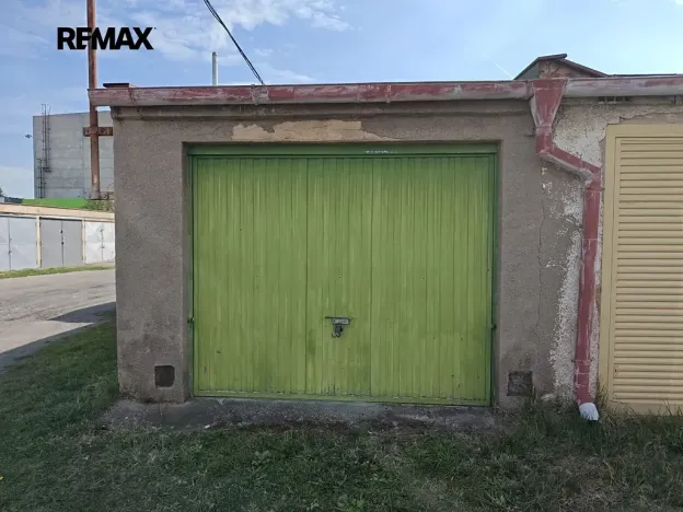 Pronájem garáže, Plzeň, Skladová, 17 m2