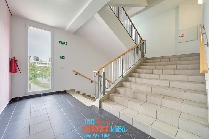 Pronájem bytu 1+1, Praha - Modřany, Vorařská, 37 m2