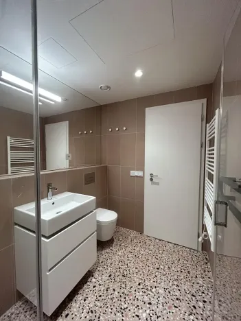 Pronájem bytu 2+kk, Praha - Radlice, U Komína, 49 m2