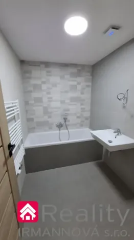 Prodej bytu 2+kk, Pohořelice, Znojemská, 61 m2