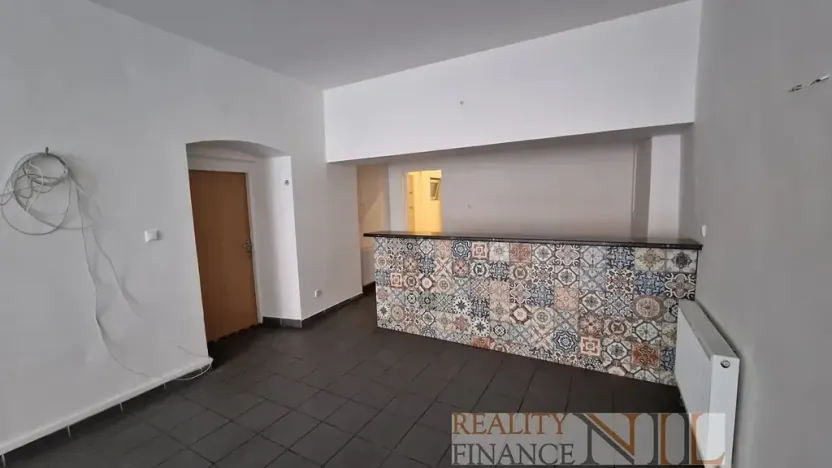 Pronájem obchodního prostoru, Dobřany, Školní, 79 m2
