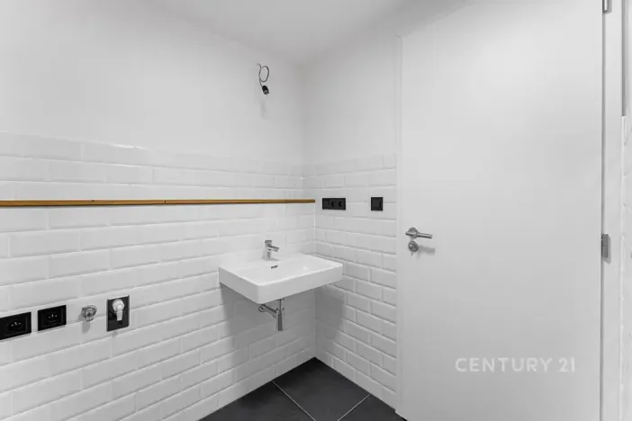 Pronájem bytu 3+kk, Praha - Vysočany, Kolbenova, 65 m2
