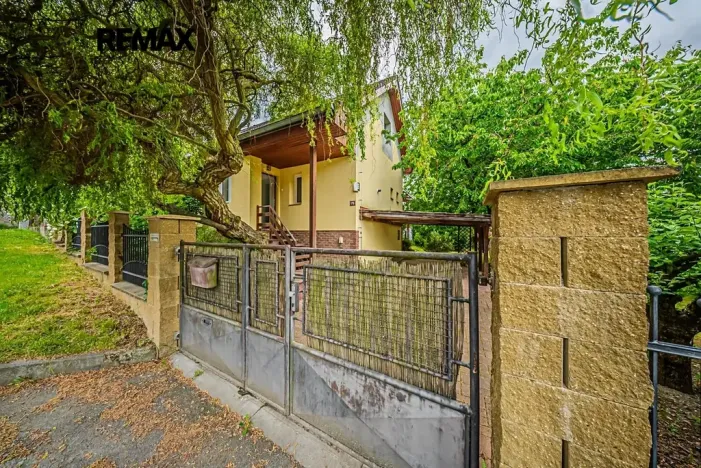 Prodej rodinného domu, Hřebeč, V háji, 165 m2