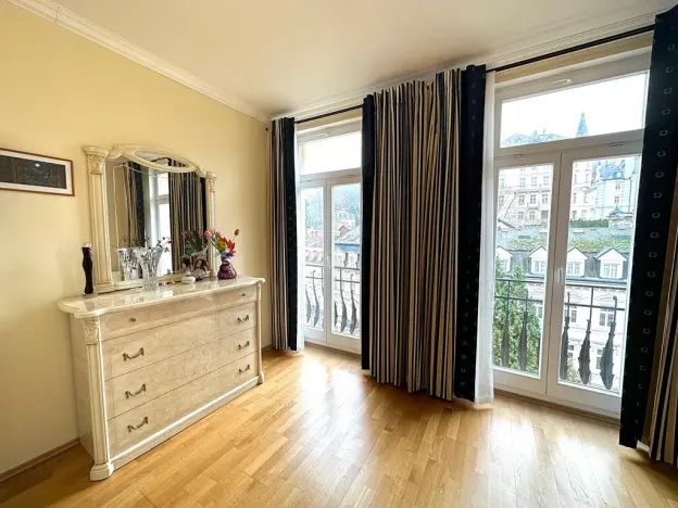 Prodej bytu 3+1, Karlovy Vary, Sadová, 112 m2