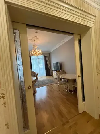 Prodej bytu 4+1, Karlovy Vary, Divadelní náměstí, 145 m2