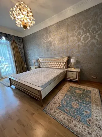 Prodej bytu 4+1, Karlovy Vary, Divadelní náměstí, 145 m2