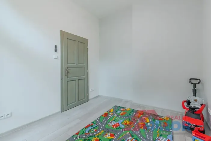 Prodej bytu 3+1, Slaný, Ouvalova, 98 m2