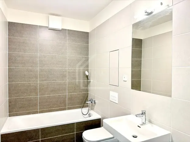 Pronájem bytu 2+kk, Praha - Vysočany, Pod Harfou, 45 m2